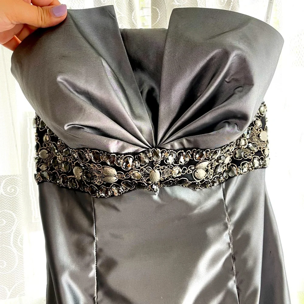 Love Gown mermaid style, worn once—- Needs to be dry cleaned to remove stain - Picture 1 of 10